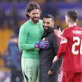 Alisson, în stânga, va continua la Liverpool sezonul viitor // foto: Guliver/gettyimages