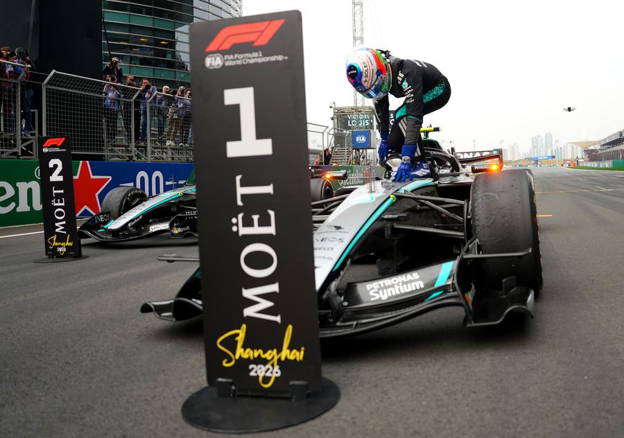 Kimi Antonelli, primul italian care câștigă în Formula 1 după 20 de ani // FOTO: Guliver/GettyImages Aici s-a jucat cursa! Momentul în care George Russell a pierdut definitiv lupta cu Antonelli
