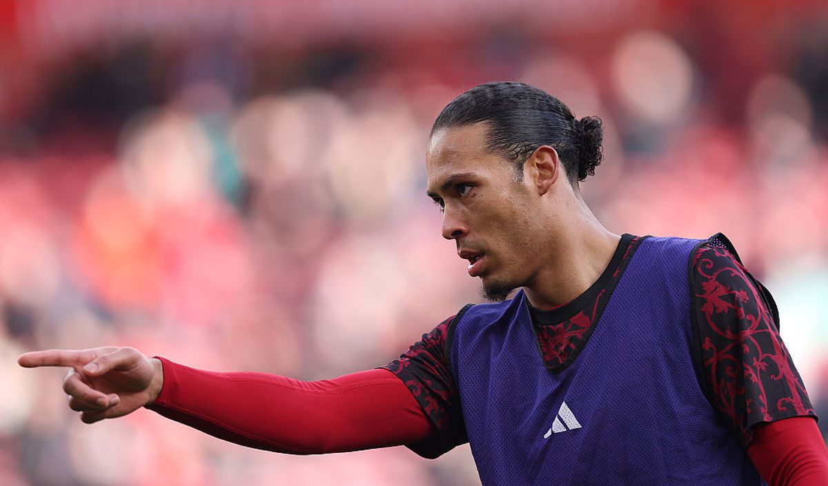 Orice ar face nu e suficient! Englezii l-au lăsat corijent pe Radu Drăgușin, pentru prestația din Liverpool - Tottenham