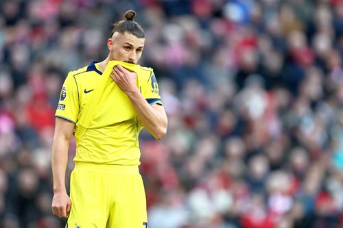 Radu Drăgușin, în Liverpool - Tottenham // FOTO: Imago Images