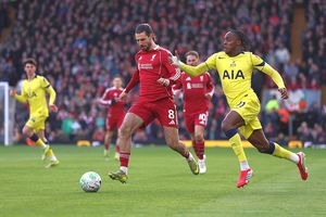 Liverpool - Tottenham, în etapa 30 din Premier League » Radu Drăgușin e titular