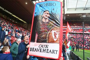 Liverpool - Tottenham, în etapa 30 din Premier League » Echipele de start: Radu Drăgușin e titular