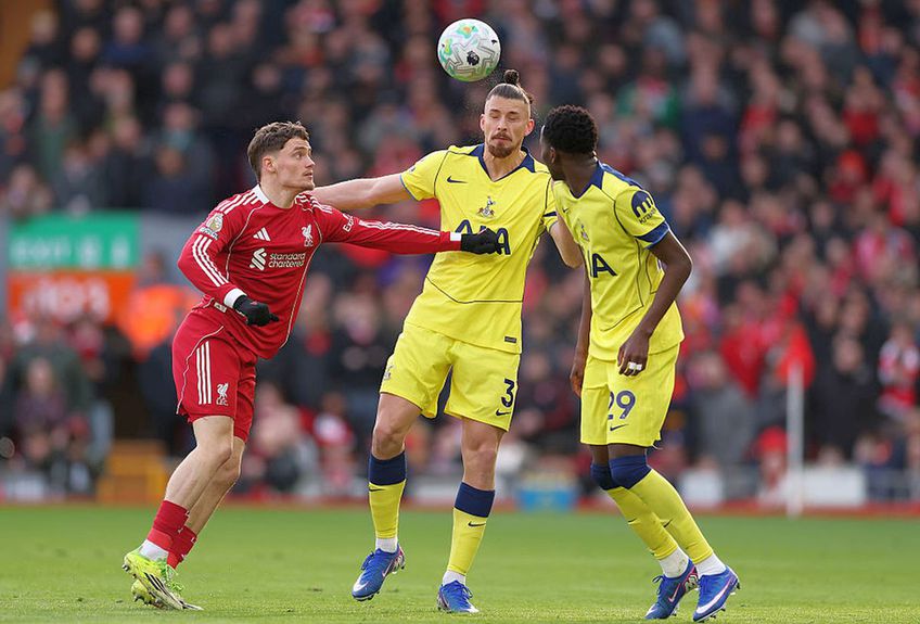 Radu Drăgușin, în Liverpool - Tottenham/ FOTO: Getty Images