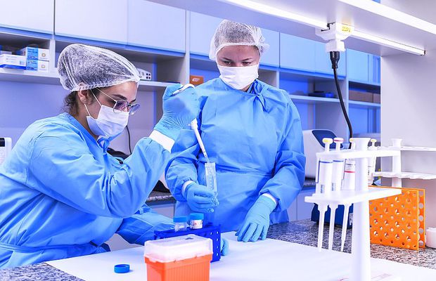 COVID-19. Parteneriat fără precedent pe piața farmaceutică » Doi giganți lucrează la vaccinul pentru coronavirus + când ar putea fi gata