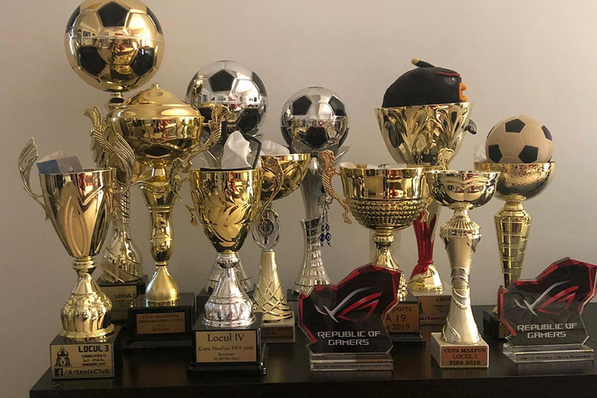 EXCLUSIV Interviu cu Emil Constantinescu, jucătorul FCSB-ului, înainte de startul Ligii 1 la FIFA 20: „Nu am discutat cu Gigi Becali despre o primă” :D