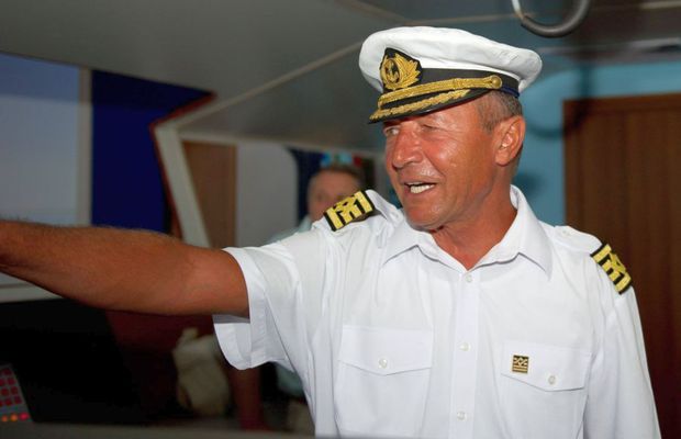 Traian Băsescu, derapaj la adresa lui Marcel Vela: „Marș afară din Guvern, nenorocitule! Devine panarama publică numărul 1, depășindu-l pe Ponta”