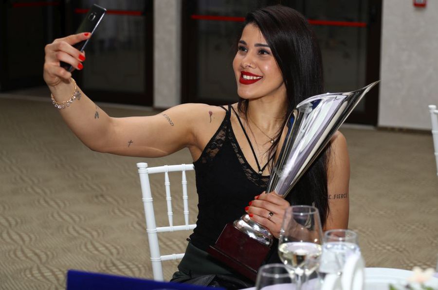 Samara da Silva a primit în România titlul de cea mai bună apărătoare în 2019 Samara da Silva a primit în România titlul de cea mai bună apărătoare în 2019