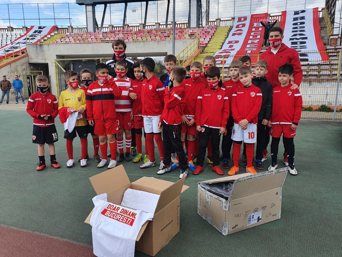 Mihai Eșanu a participat la o acțiune cu juniorii lui Dinamo și a vorbit despre pericolul retrogradării: „La meciuri nu facem ce ne propunem la antrenamente”