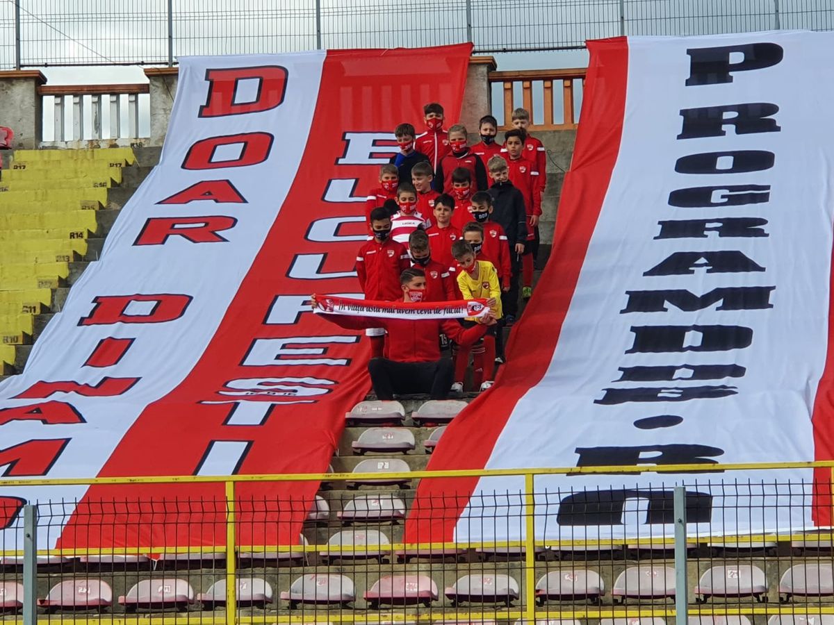 Mihai Eșanu a participat la o acțiune cu juniorii lui Dinamo și a vorbit despre pericolul retrogradării: „La meciuri nu facem ce ne propunem la antrenamente”