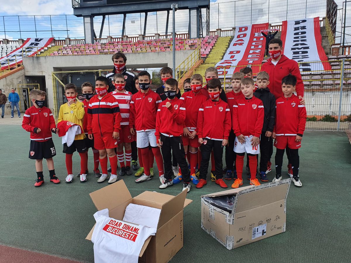 Mihai Eșanu a participat la o acțiune cu juniorii lui Dinamo și a vorbit despre pericolul retrogradării: „La meciuri nu facem ce ne propunem la antrenamente”