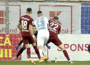 Fază controversată în Supercupă: CFR a cerut penalty, Radu Petrescu a dat „galben” pentru simulare » Iordănescu și Petrea s-au luat la ceartă!