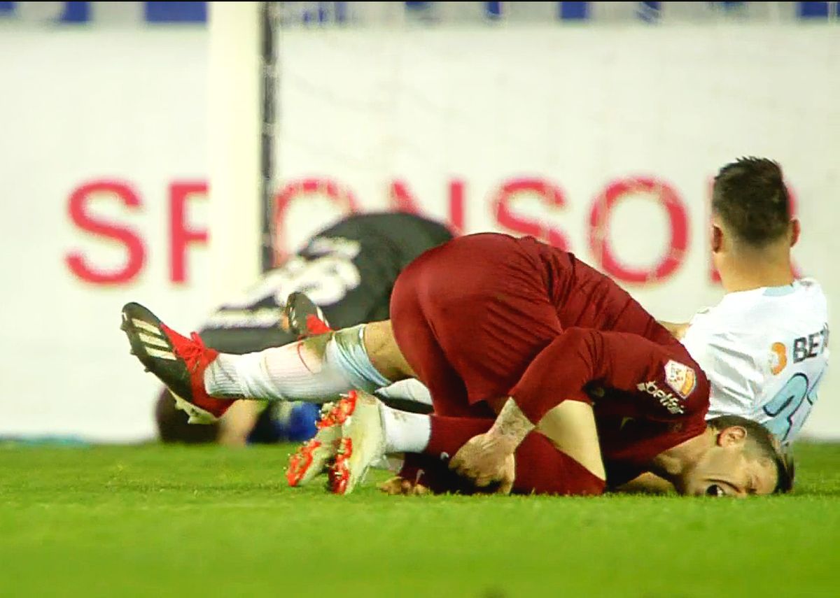 Ciprian Deac a cerut penalty în Supercupa CFR Cluj - FCSB! Radunovic „l-a luat pe sus” în careu