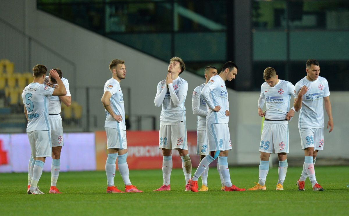 Jucătorii de la FCSB, deranjați de deciziile lui Becali și Petrea?! » Teorie surprinzătoare după Supercupă: „Nu le-a picat bine! E o frustrare”