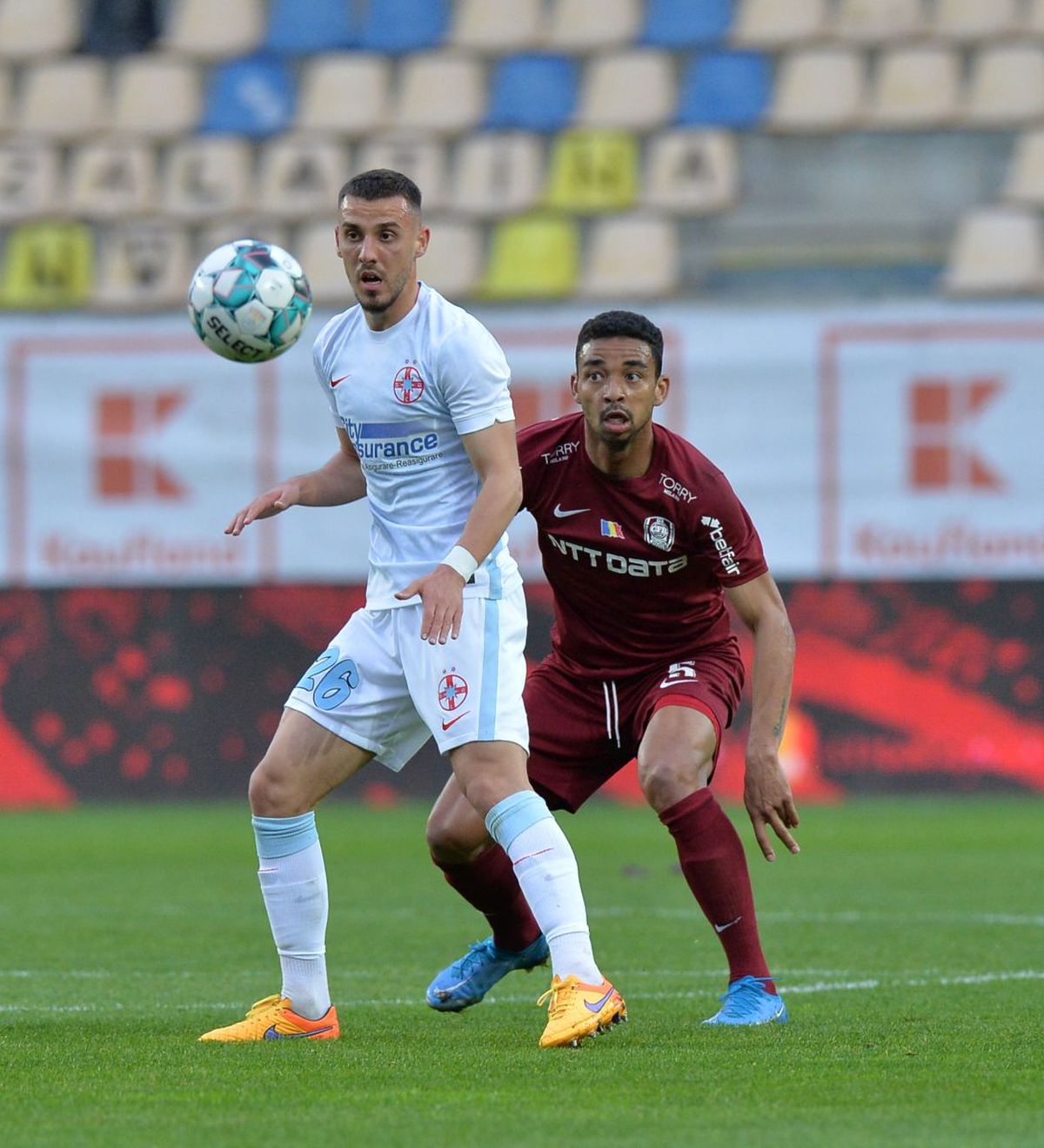 „Toni, la telefon!” » Moment penibil în timpul Supercupei pentru antrenorul lui FCSB