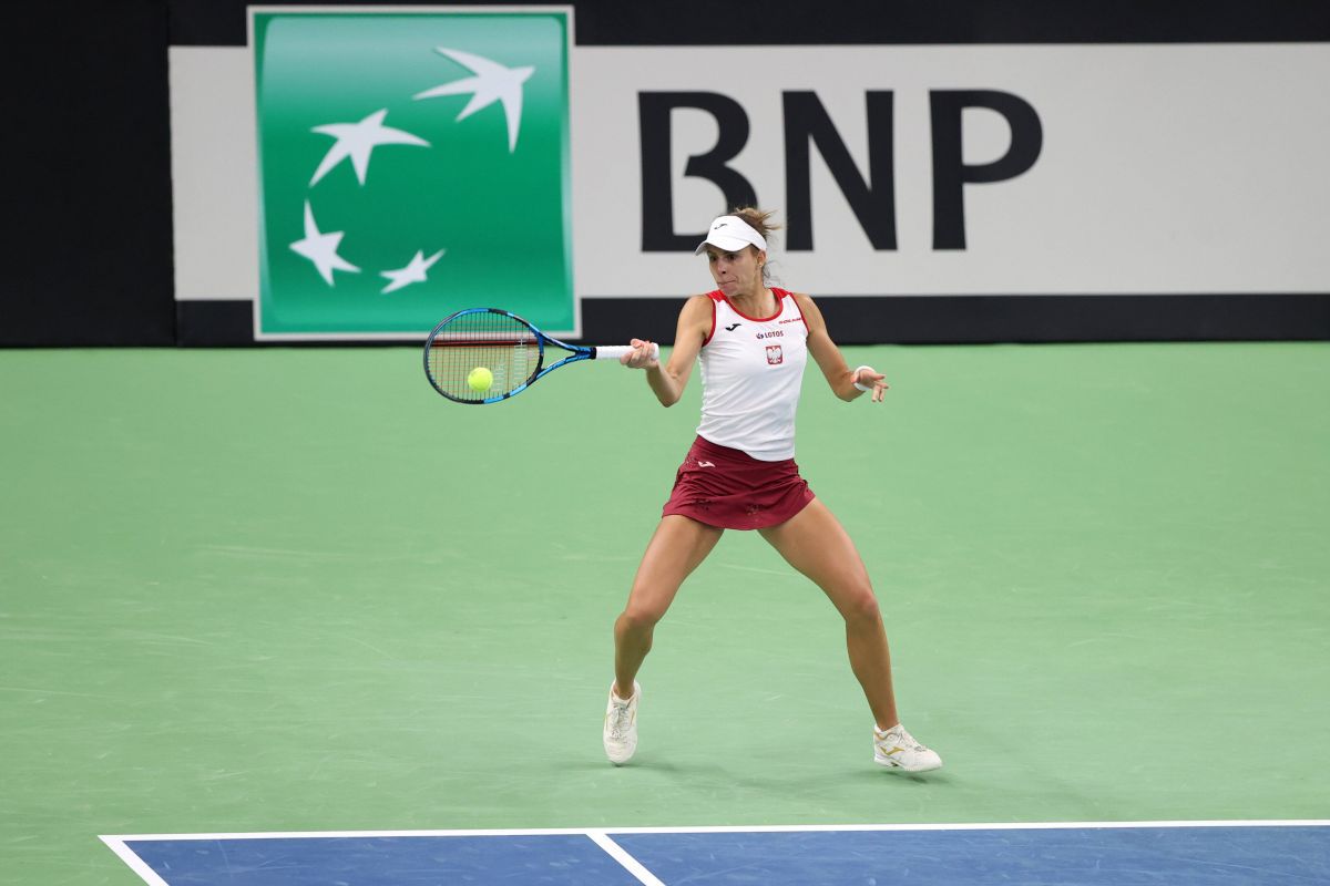 Polonia - România 2-0, după prima zi în Billie Jean King Cup: Begu, învinsă de Linette. Buzărnescu, nicio șansă în fața lui Swiatek