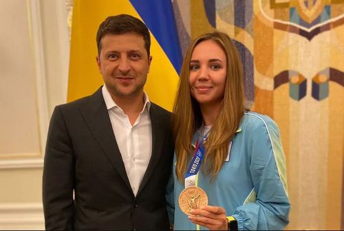 Alina Shynkarenko și președintele Zelenski