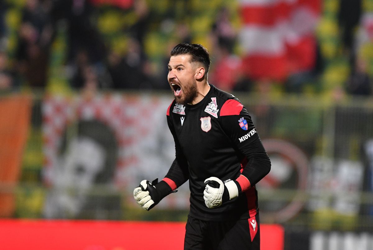 Dusan Uhrin, nervos după ce a dus-o pe Dinamo la baraj: „Nu e posibil așa ceva!”