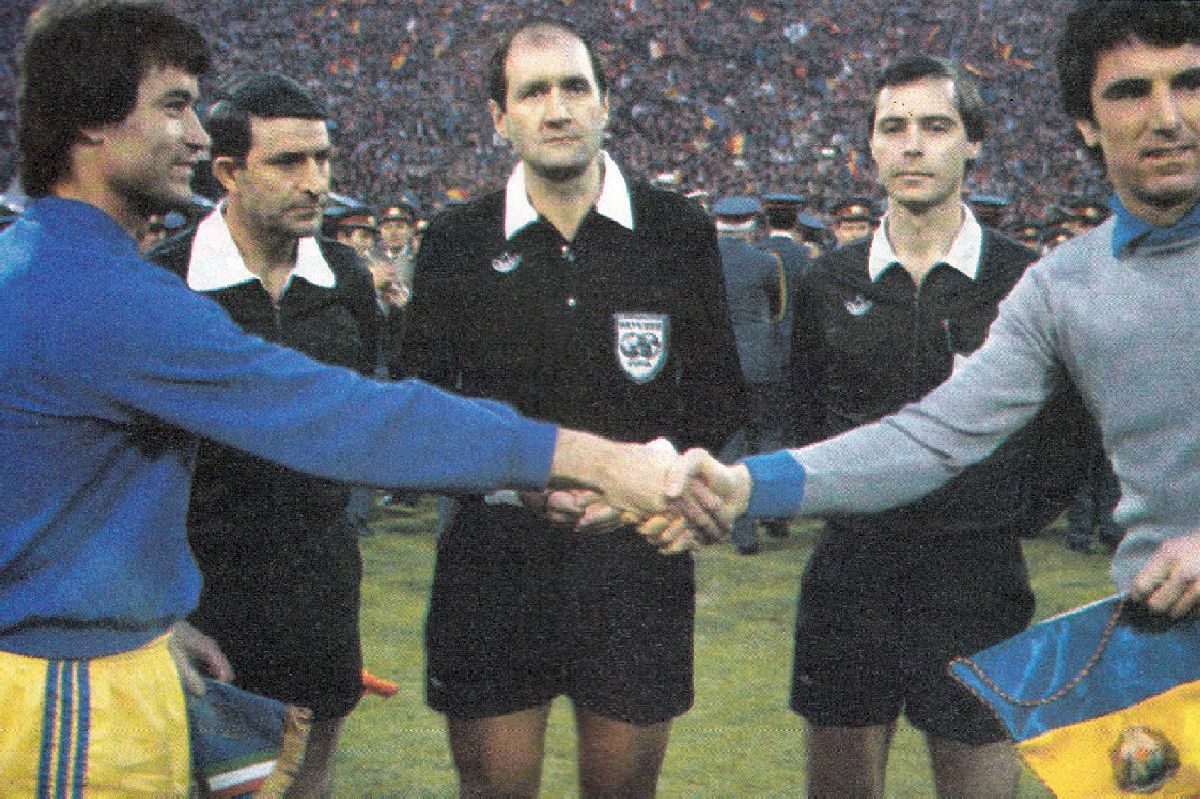 Episodul 2: România - Italia 1-0, în preliminariile pentru CE '84 » Craiova Maxima a învins un Juventus stelar!