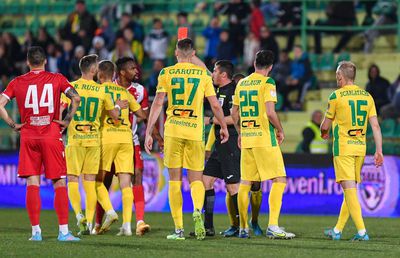 Ce prostie! Irobiso și-a pălmuit adversarul și a fost eliminat