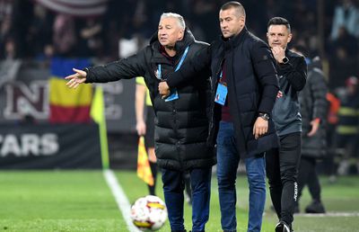Dan Petrescu, plin de nervi » A sărit de pe bancă și a cerut penalty, dar a fost pus la punct de arbitrul Iulian Călin