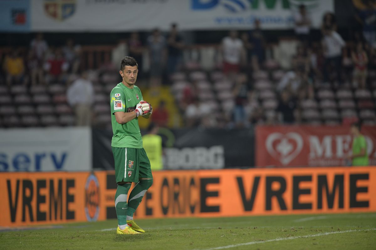 Fostul dinamovist este abonat la contracte cu Primăria la care a fost angajată soția lui! Cel mai mare valorează 1,6 milioane €