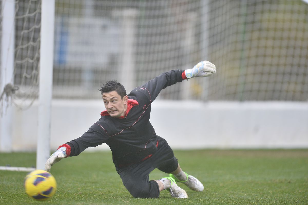 Fostul dinamovist este abonat la contracte cu Primăria la care a fost angajată soția lui! Cel mai mare valorează 1,6 milioane €