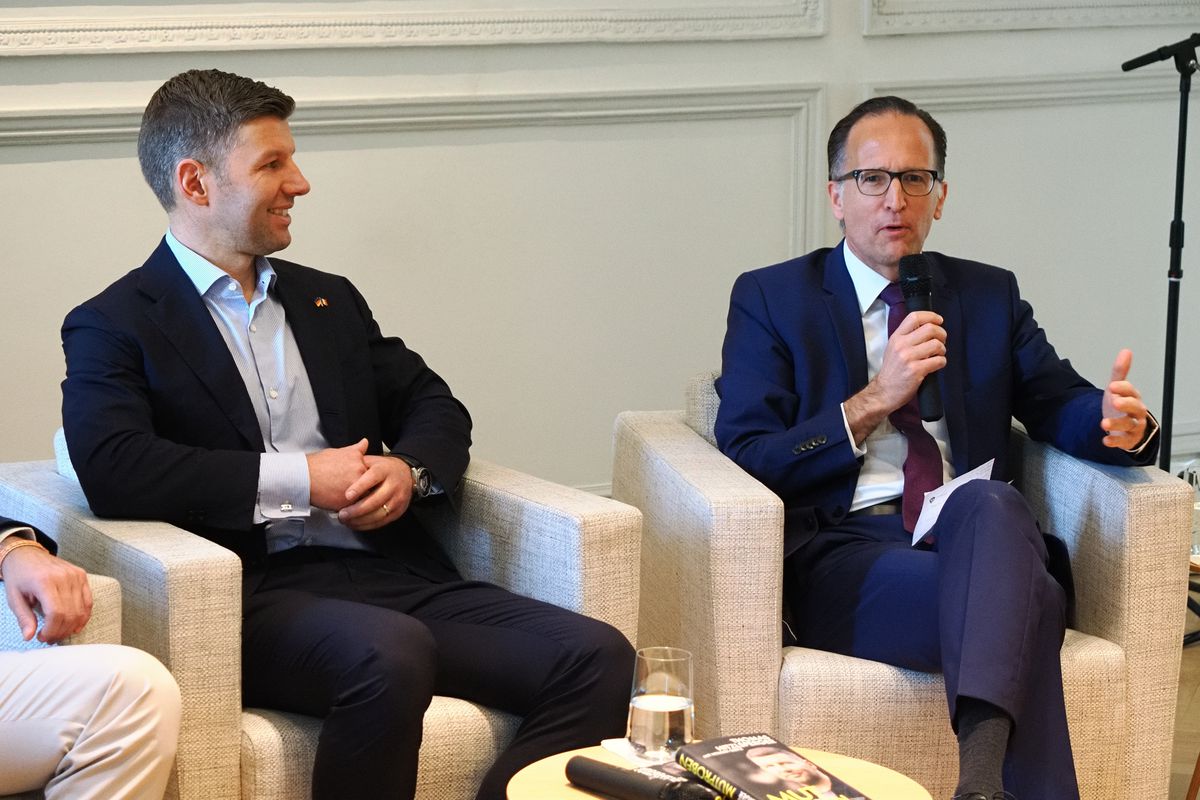 Fostul internațional neamț, conferință alături de ambasadorul Germaniei de la București: „Sunt optimist că România va trece mai departe de grupe la EURO”