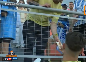 Unui fotbalist spaniol i s-au oferit bani pentru tricoul lui » Ce reacție a avut mijlocașul față de fanul insistent