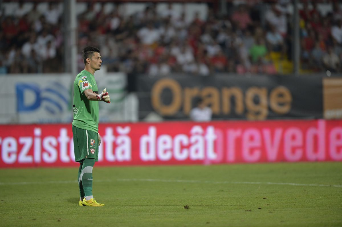 Fostul dinamovist este abonat la contracte cu Primăria la care a fost angajată soția lui! Cel mai mare valorează 1,6 milioane €