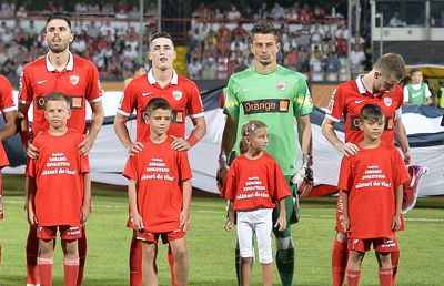 Fost jucător la Dinamo, contracte de 15 milioane de lei cu Primăria Sectorului 5! Soția lui e angajata lui Cristian Popescu Piedone + A plecat cu scandal, după ce a împrumutat bani pentru ruletă de la colegi