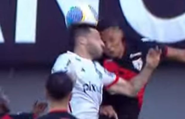 Încă un jucător cu comoție cerebrală după o lovitură teribilă primită la cap, ajuns la spital » Care e starea lui