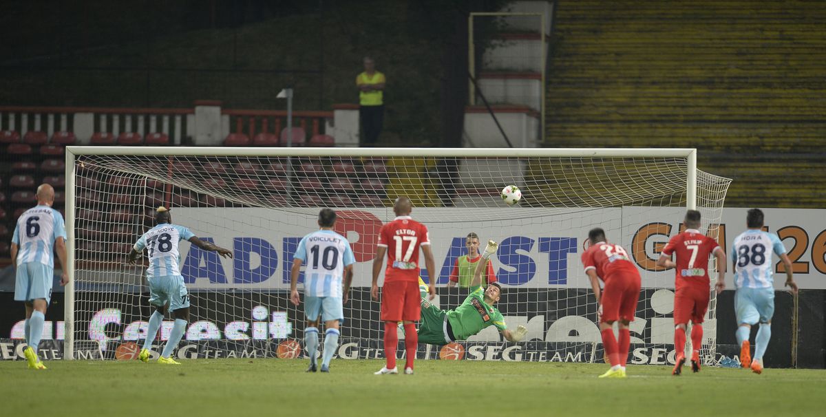 Fostul dinamovist este abonat la contracte cu Primăria la care a fost angajată soția lui! Cel mai mare valorează 1,6 milioane €