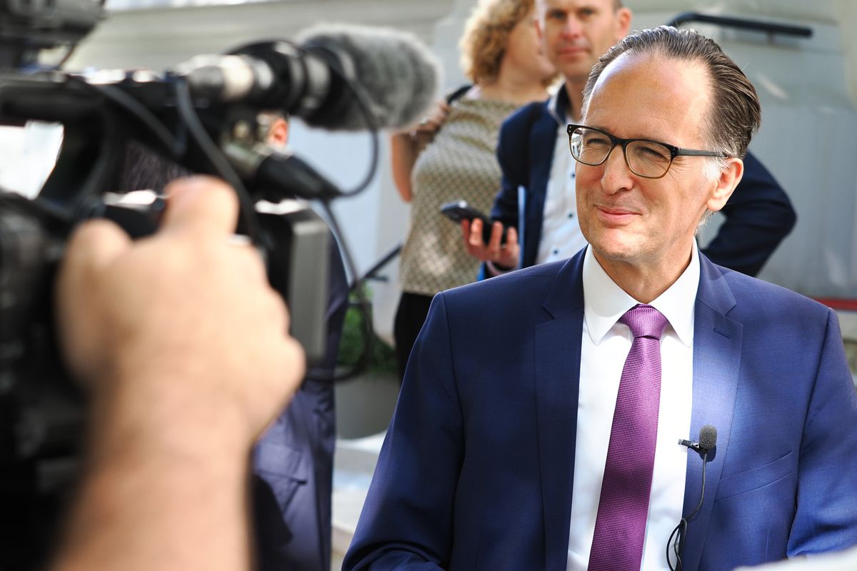 Fostul internațional neamț, conferință alături de ambasadorul Germaniei de la București: „Sunt optimist că România va trece mai departe de grupe la EURO”