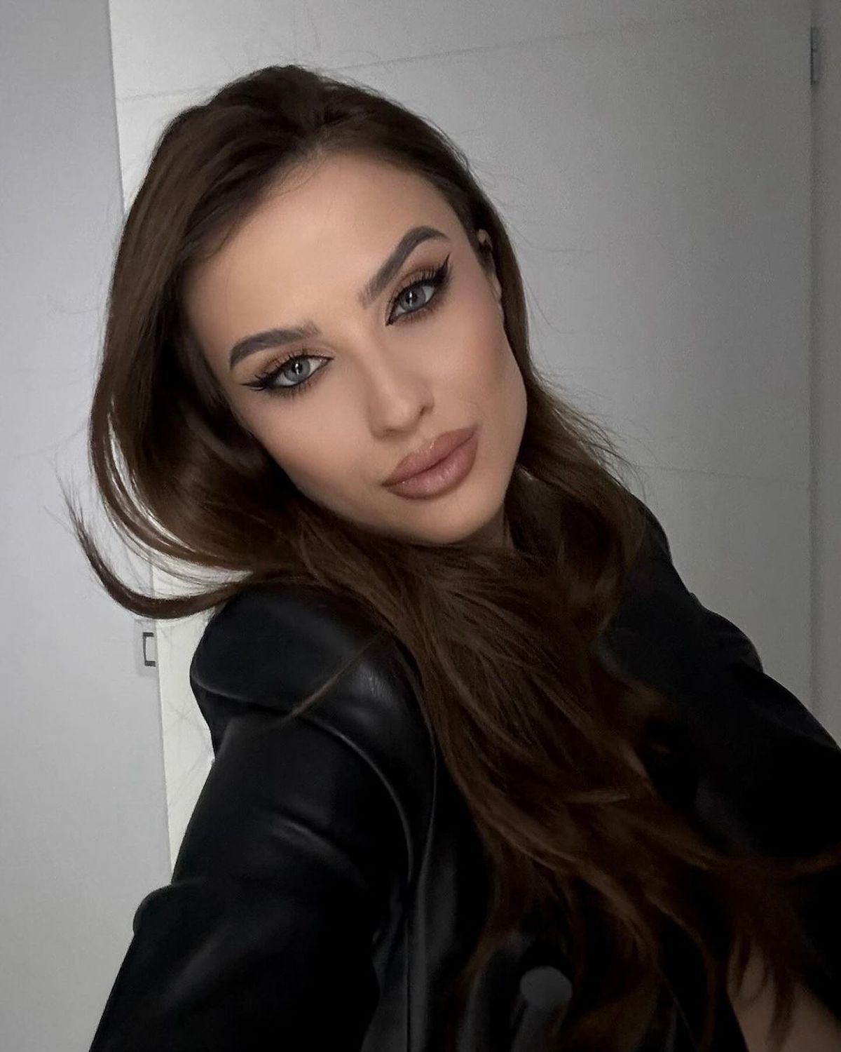 GALERIE FOTO Ea e BOMBA sexy pentru care Adi Popa a divorțat! Imagini incendiare din vacanță, de pe o insulă pustie