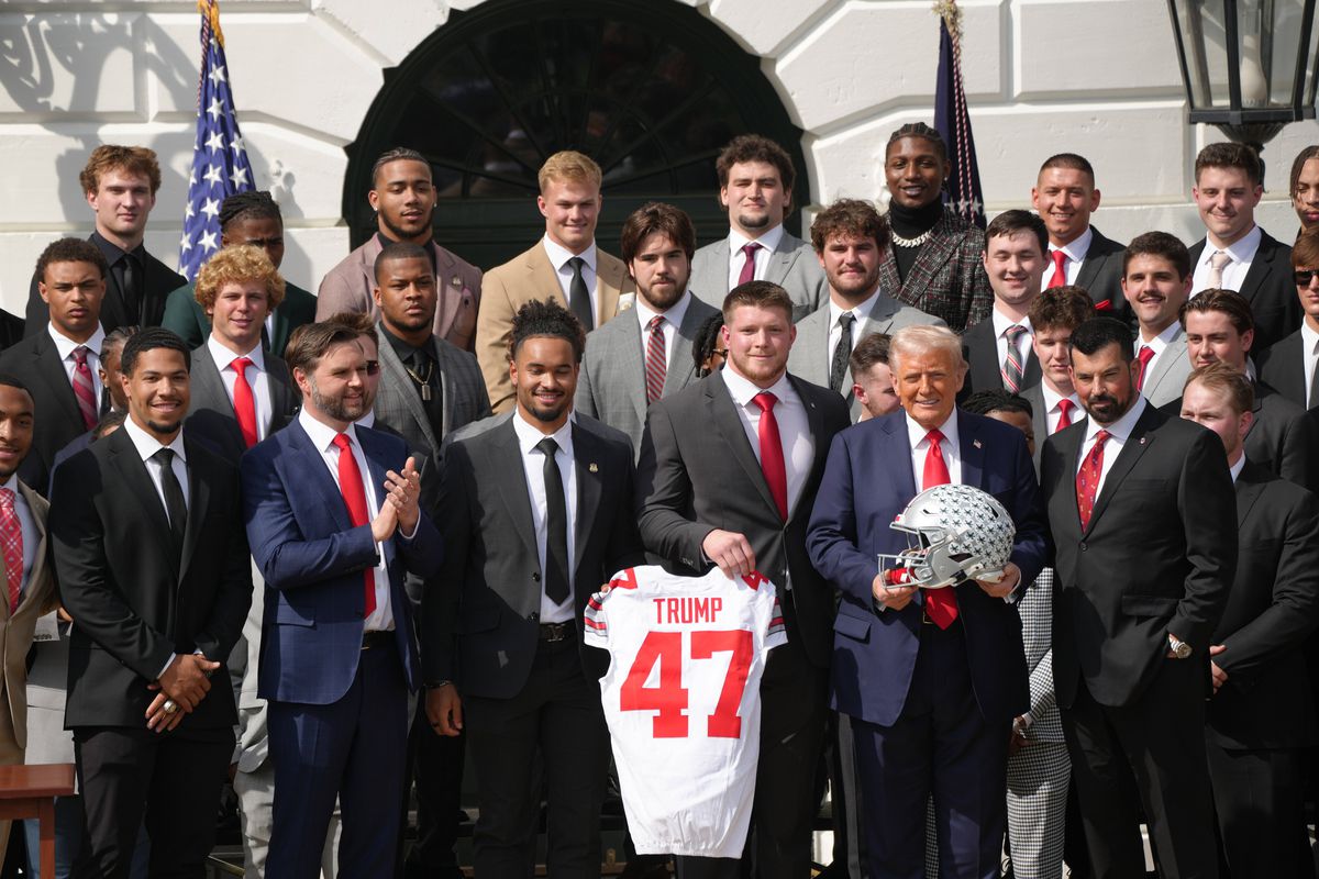 Moment penibil cu JD Vance, sub ochii lui Donald Trump » A comis-o ca Florin Talpan!