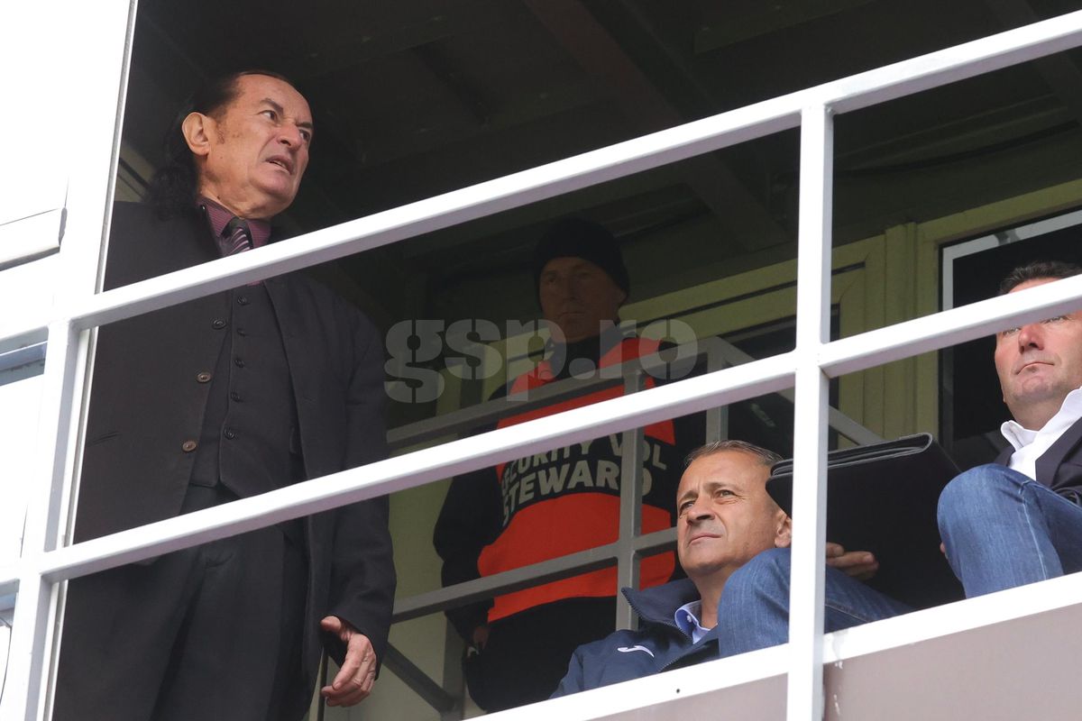 Cum arată acum controversatul Miron Cozma » A fost în tribune la Voluntari - FC Argeș, lângă oficialul FRF