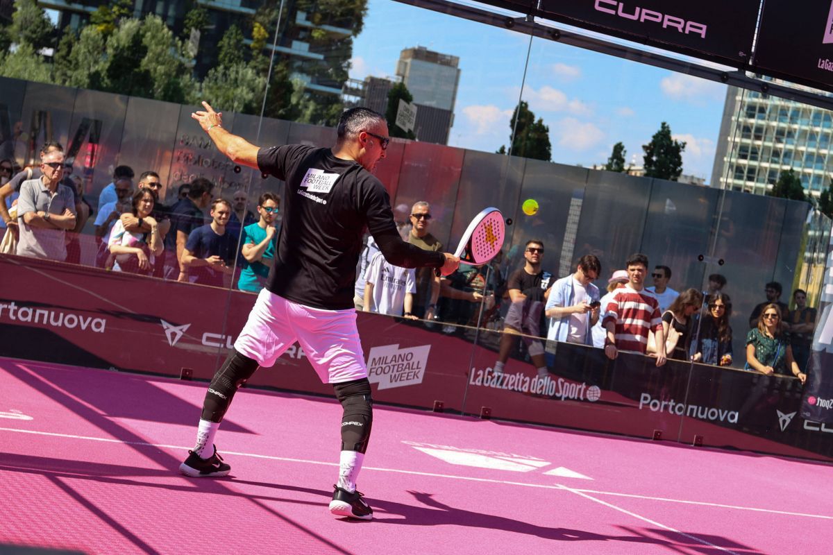 Gianluca Zambrotta abia mai poate umbla din cauza strâmbării teribile a picioarelor!