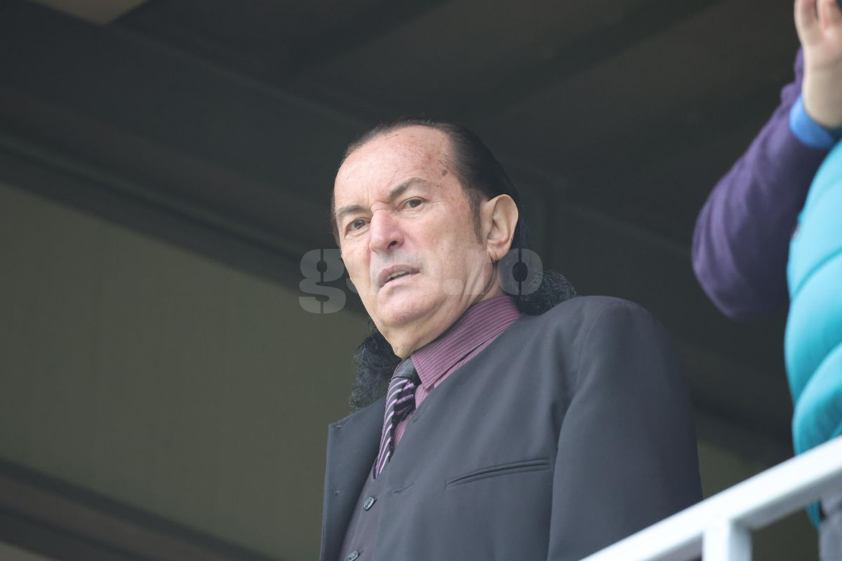 Cum arată acum controversatul Miron Cozma » A fost în tribune la Voluntari - FC Argeș, lângă oficialul FRF