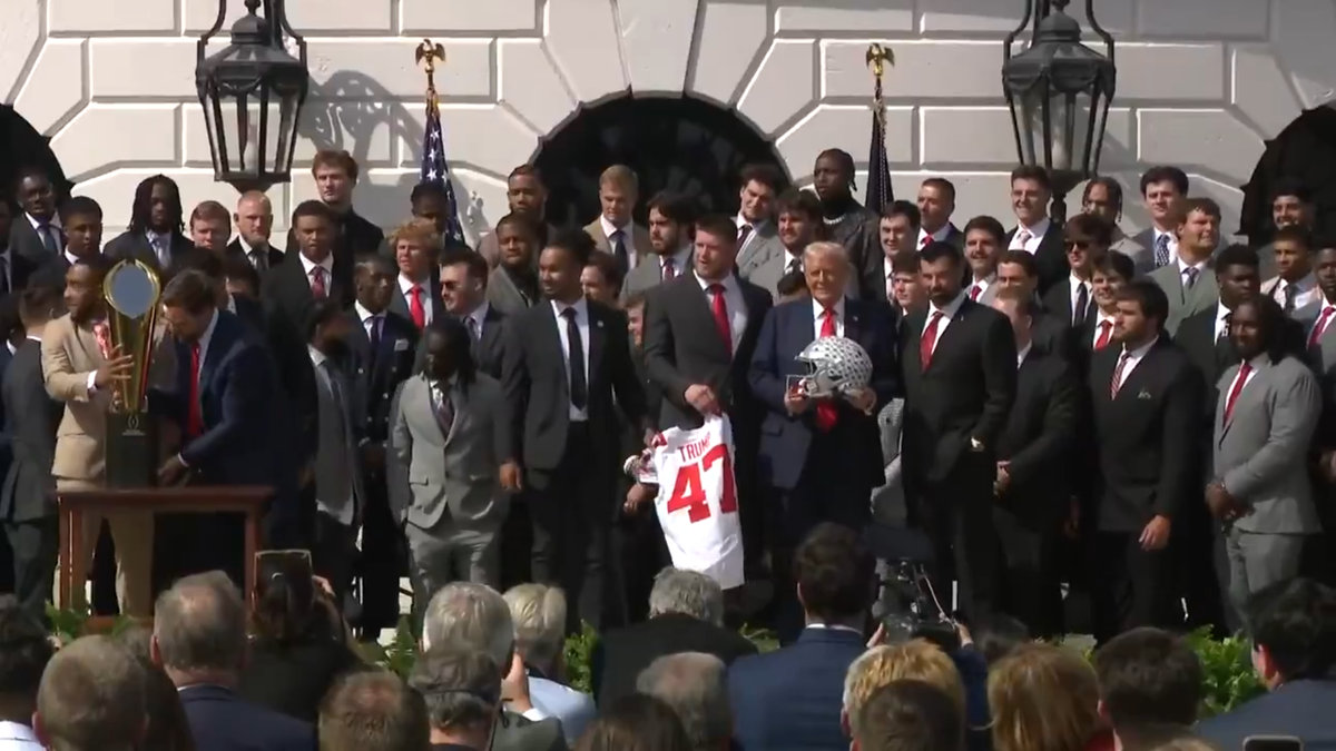 Moment penibil cu JD Vance, sub ochii lui Donald Trump » A comis-o ca Florin Talpan!