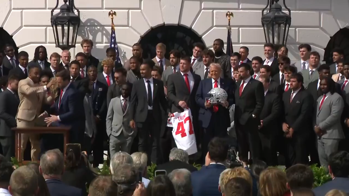 Moment penibil cu JD Vance, sub ochii lui Donald Trump » A comis-o ca Florin Talpan!