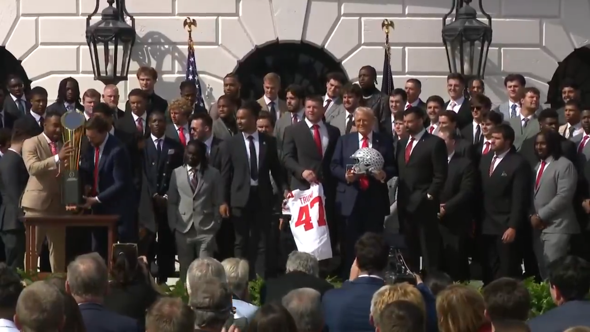 Moment penibil cu JD Vance, sub ochii lui Donald Trump » A comis-o ca Florin Talpan!