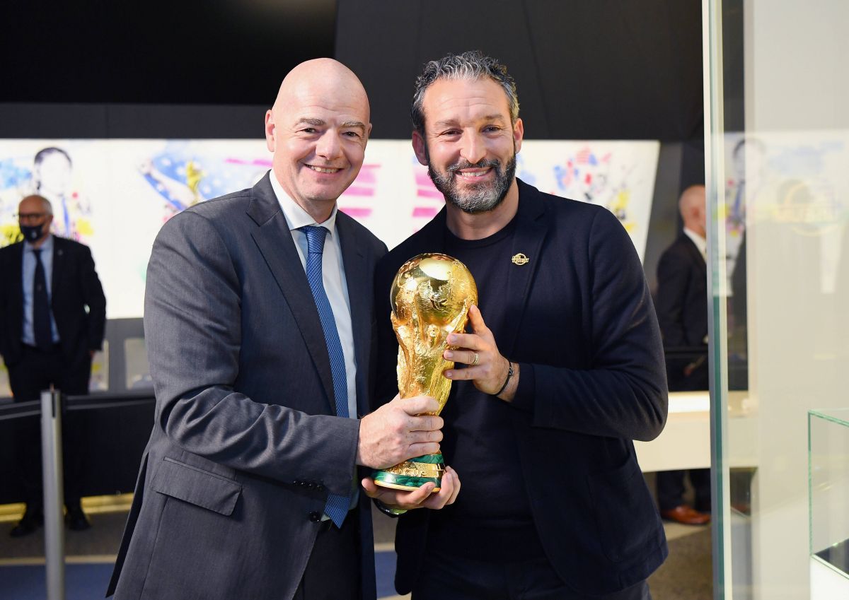 Gianluca Zambrotta abia mai poate umbla din cauza strâmbării teribile a picioarelor!