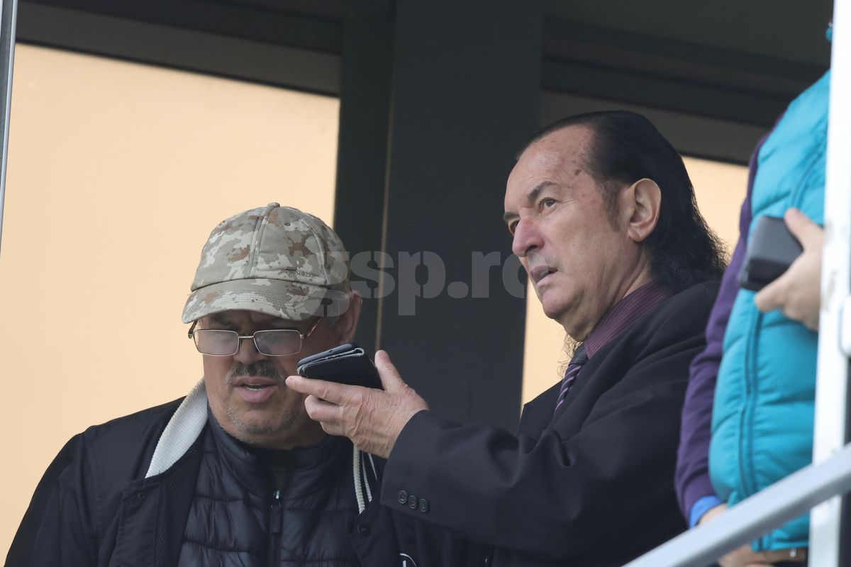 Cum arată acum controversatul Miron Cozma » A fost în tribune la Voluntari - FC Argeș, lângă oficialul FRF