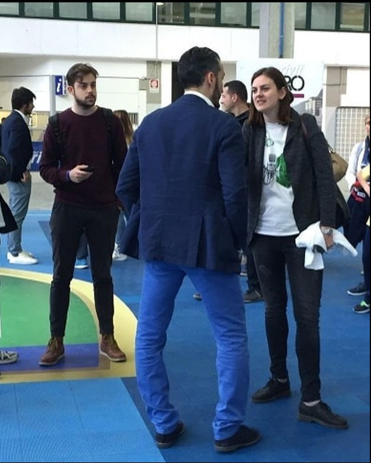 Gianluca Zambrotta abia mai poate umbla din cauza strâmbării teribile a picioarelor!