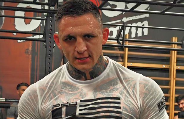 A luptat o repriză, apoi a rămas în colțul lui și a refuzat să continue » Criticat dur de fanii MMA, luptătorul a explicat ce s-a întâmplat