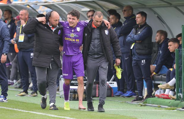 Intrare criminală în Voluntari - FC Argeș » Jucătorul accidentat, în lacrimi! A fost scos pe brațe de pe teren