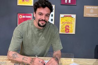 Adrian Petre a semnat noul contract: „Este pregătit de pasul următor”