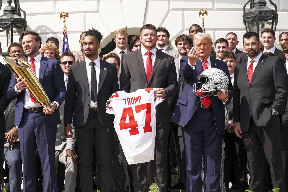 Moment penibil cu JD Vance, sub ochii lui Donald Trump » A comis-o ca Florin Talpan!