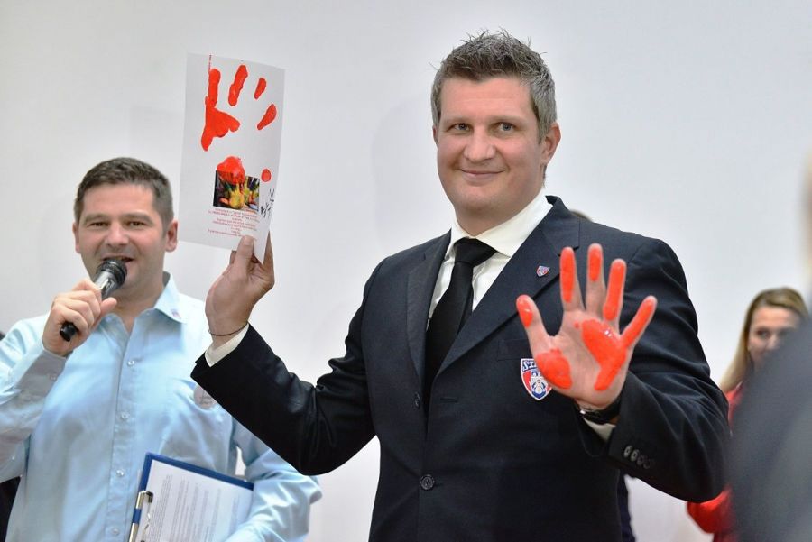 Fake sau scandal monstru în handbalul românesc? „Și-a folosit influența pentru a paria pe meciuri și a aranja rezultate!” + Raportul care a pus pe jar conducerea federației