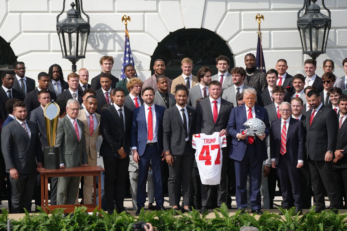 Moment penibil cu JD Vance, sub ochii lui Donald Trump » A comis-o ca Florin Talpan!